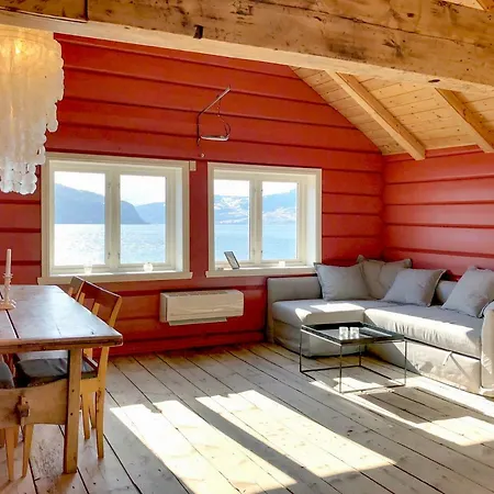 Holiday home Bodvarstova *